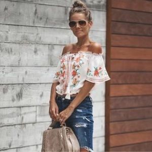 Flying Tomato✨ Ivory Off the Shoulder Top